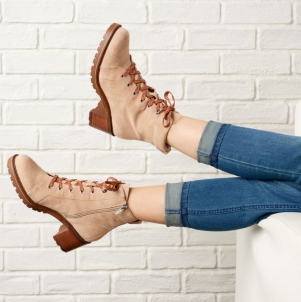 Vince Camuto Leather Lace Up Ankle Boots